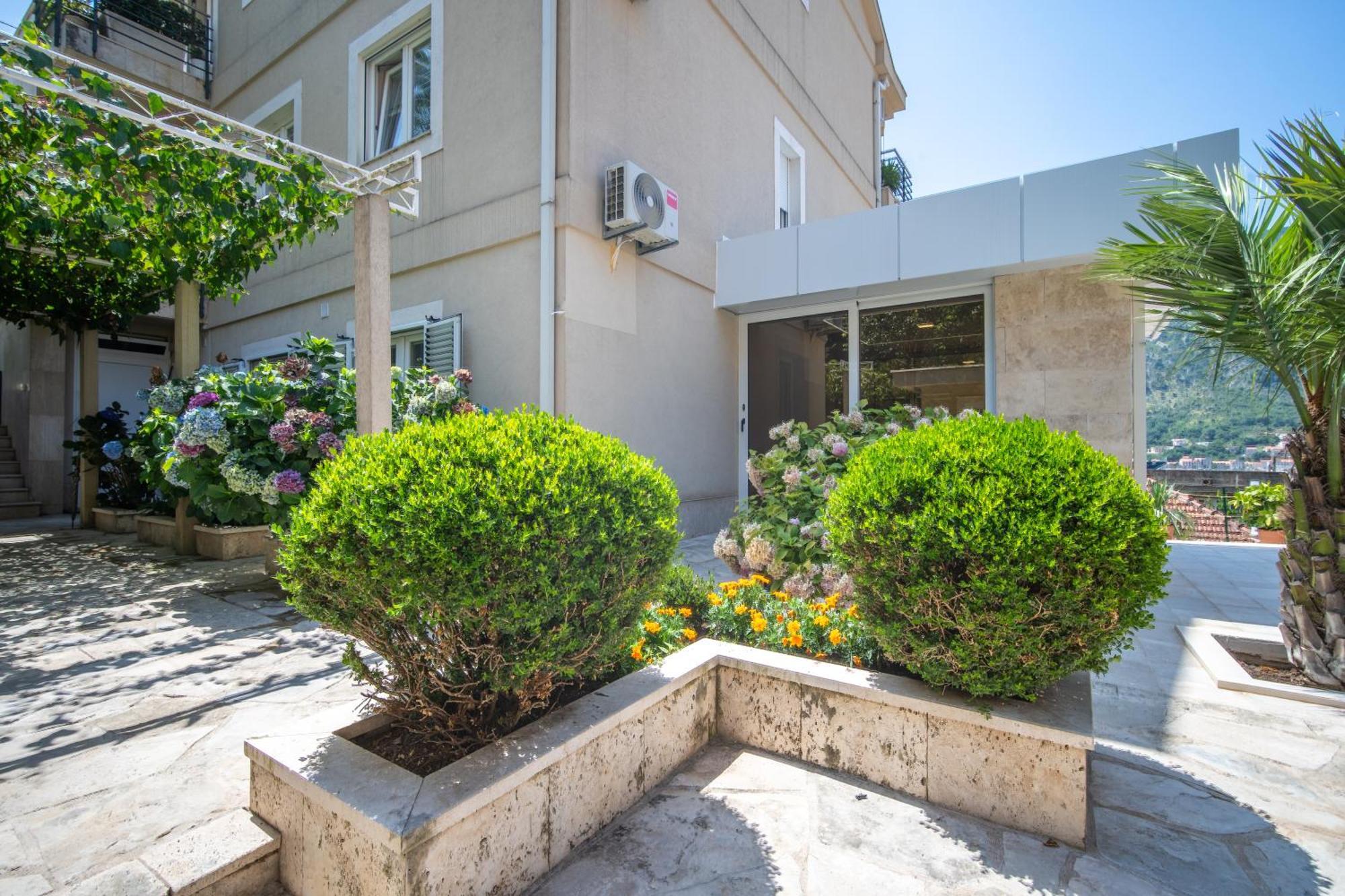 Palma Apartments Kotor Luaran gambar